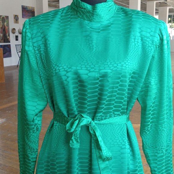 Emerald green long skeeve/high neck silk vintage dress - Picture 9 of 12